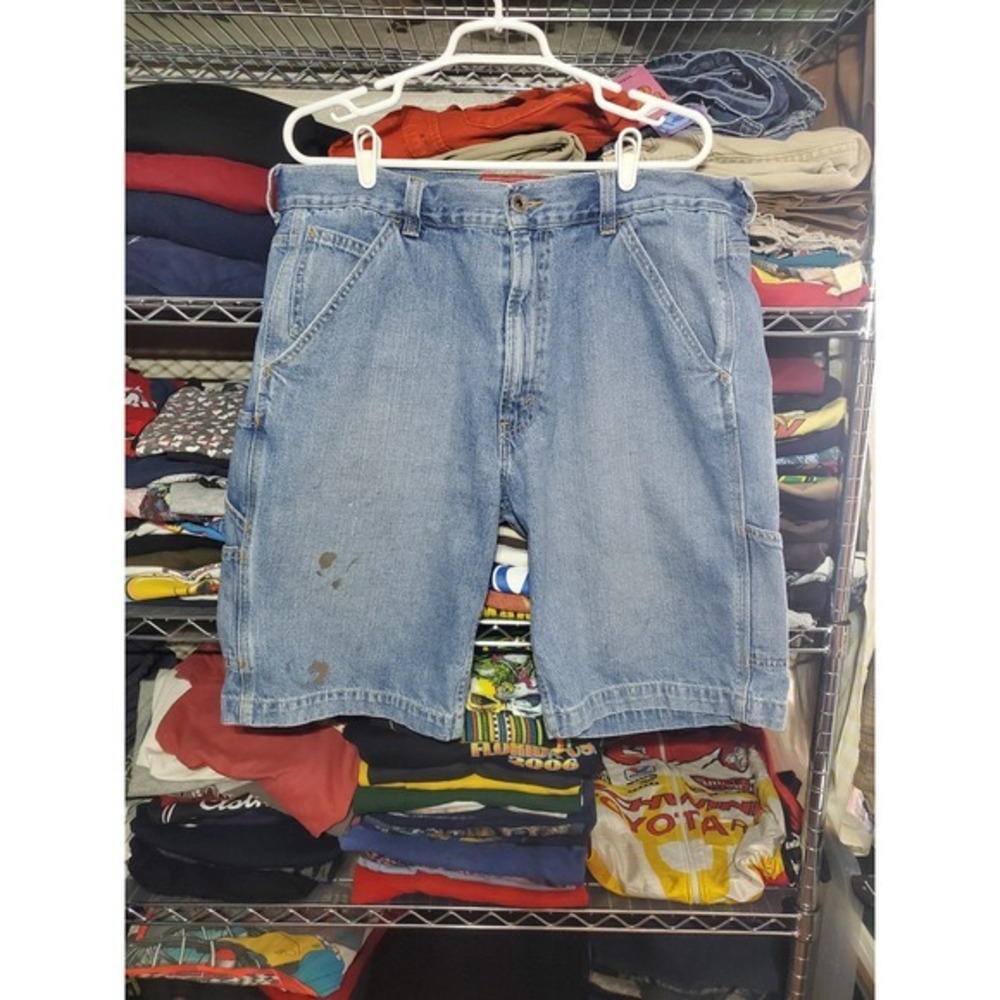 Vintage Y2K Levi's Denim Cargo denim shorts